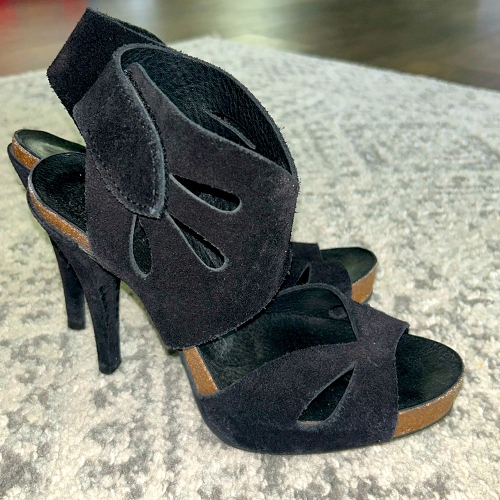 Pedro Garcia black stiletto heels 👠